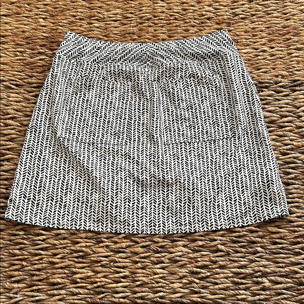Jofit Black and White Geometric Skort - Picture 2 of 6